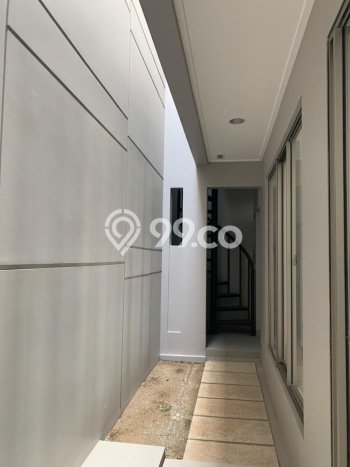 For Sale! Luxury House LT 120m2 Desain Elegan di Pantai Indah Kapuk For Sale! Luxury House LT 120m2 Desain Elegan di Pantai Indah Kapuk