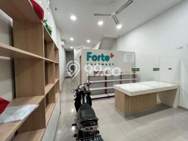 Ruko di Pantai Indah Kapuk, Luas 200m², Area Strategis Ruko di Pantai Indah Kapuk, Luas 200m², Area Strategis