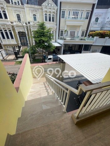 Rumah Nyaman di , Jakarta Utara, LT 167m2m² LB 400m2m² Rumah Nyaman di , Jakarta Utara, LT 167m2m² LB 400m2m²