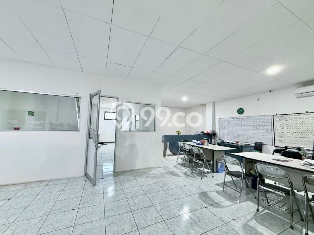 Lokasi Strategis! Dijual Kantor Bisnis di Mampang Prapatan, Jakarta Selatan Kondisi Baik Lokasi Strategis! Dijual Kantor Bisnis di Mampang Prapatan, Jakarta Selatan Kondisi Baik