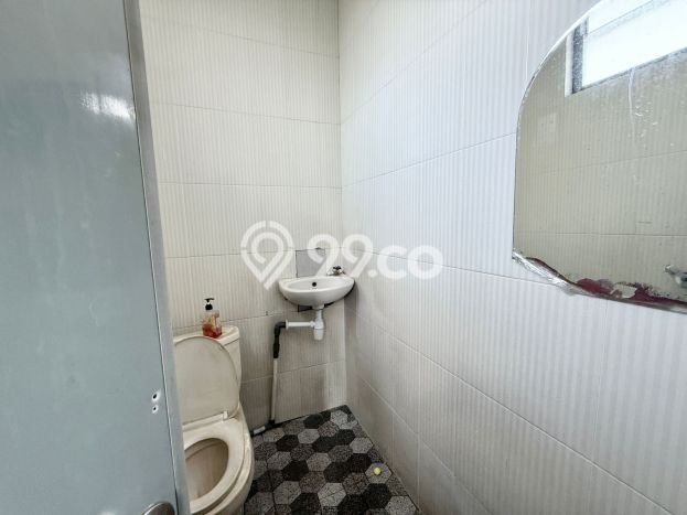 Lokasi Strategis! Dijual Kantor Bisnis di Mampang Prapatan, Jakarta Selatan Kondisi Baik Lokasi Strategis! Dijual Kantor Bisnis di Mampang Prapatan, Jakarta Selatan Kondisi Baik