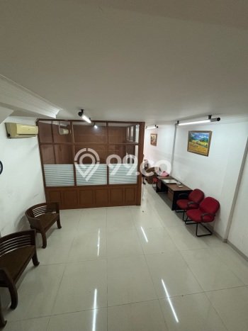 Unit Ruko disewakan di Pinang Tangerang dengan LT 75m2 / LB 225m2 Unit Ruko disewakan di Pinang Tangerang dengan LT 75m2 / LB 225m2