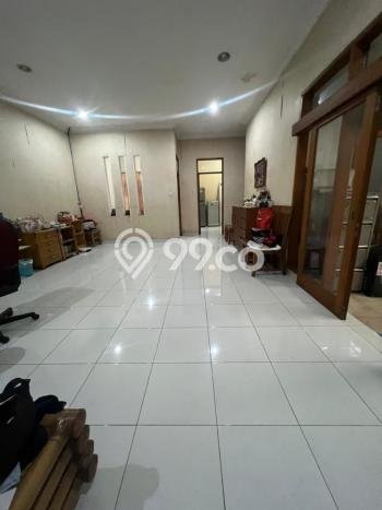 Rumah Elit LB 200m2 Siap Pakai Desain Elegan di Singgasana, Bandung Rumah Elit LB 200m2 Siap Pakai Desain Elegan di Singgasana, Bandung