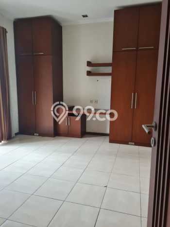 Rumah Strategis area , Bandung, Luas 865m2m² Bangunan 300m2m² - HARGA NEGO! Rumah Strategis area , Bandung, Luas 865m2m² Bangunan 300m2m² - HARGA NEGO!