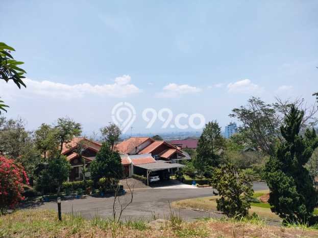 Rumah Strategis area , Bandung, Luas 865m2m² Bangunan 300m2m² - HARGA NEGO! Rumah Strategis area , Bandung, Luas 865m2m² Bangunan 300m2m² - HARGA NEGO!