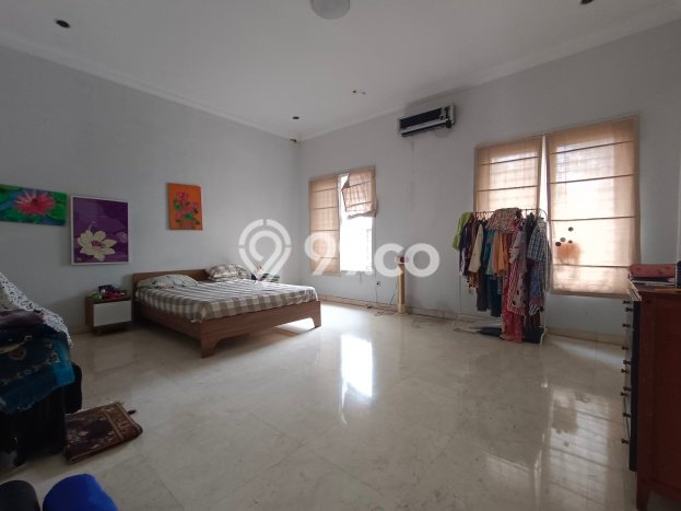 Siap Huni Hunian Elit 4 Kamar di Cilandak Dekat ke Mana Pun Siap Huni Hunian Elit 4 Kamar di Cilandak Dekat ke Mana Pun