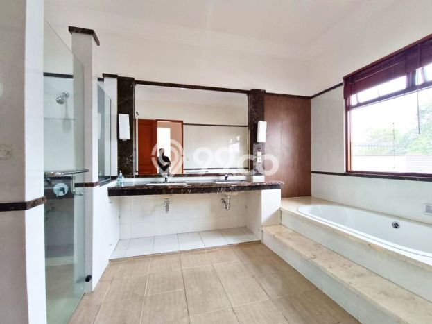 Ready to Use! Premium House LT 1084m2 Desain Modern di Cipete Ready to Use! Premium House LT 1084m2 Desain Modern di Cipete