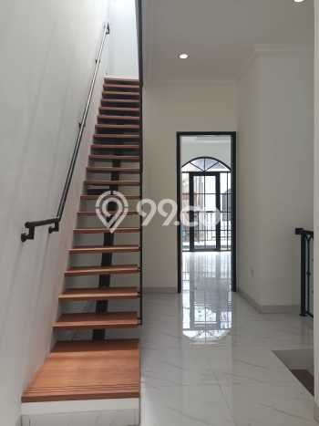 Dijual Rumah Mewah Megah Dengan View Eksklusif di Lebak Bulus, Jakarta Selatan Dijual Rumah Mewah Megah Dengan View Eksklusif di Lebak Bulus, Jakarta Selatan