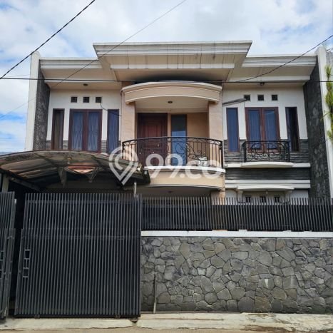 Dijual Rumah Eksklusif 3 KT di Taman Holis Indah, Bandung Dijual Rumah Eksklusif 3 KT di Taman Holis Indah, Bandung