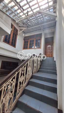 Ready to Use! Luxury House LT 360m2 Desain Modern di Turangga Ready to Use! Luxury House LT 360m2 Desain Modern di Turangga