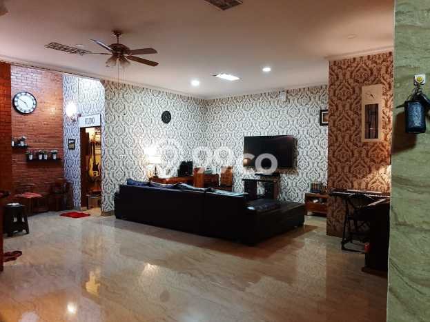 Rumah Terawat Minimalis di Taman Kopo Indah 2 Rumah Terawat Minimalis di Taman Kopo Indah 2