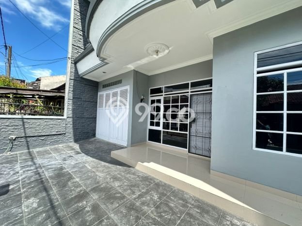 Rumah Minimalis 4 KT di Taman Kopo Indah Bandung Unfurnished Rumah Minimalis 4 KT di Taman Kopo Indah Bandung Unfurnished