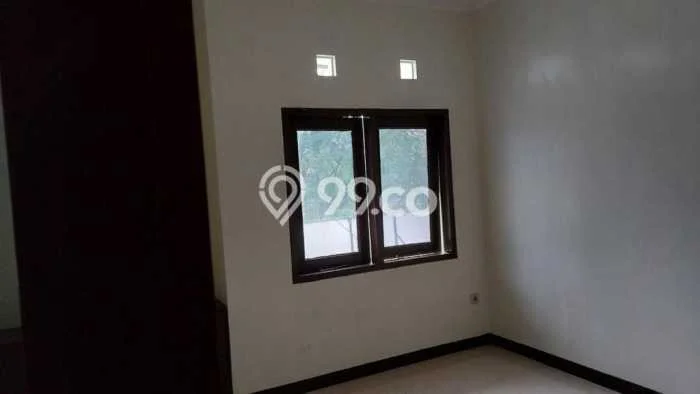 Ruko Strategis di Cikutra, Luas 180m2m², Area Niaga Ruko Strategis di Cikutra, Luas 180m2m², Area Niaga