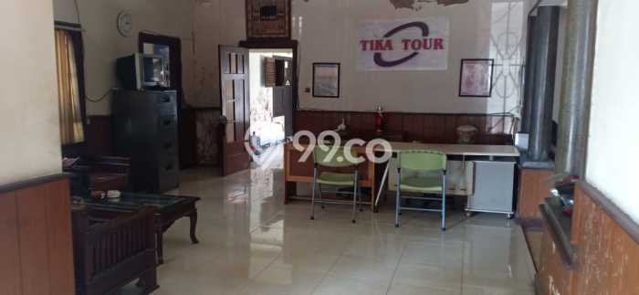 Rumah Elit Modern Tanpa Renovasi di Buah Batu Bandung Rumah Elit Modern Tanpa Renovasi di Buah Batu Bandung