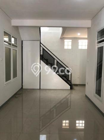Hunian Nyaman Asri 6 KT Siap Pakai di Taman Holis Indah Bandung Hunian Nyaman Asri 6 KT Siap Pakai di Taman Holis Indah Bandung