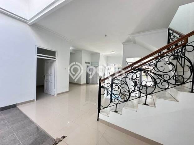 Rumah Minimalis 4 KT di Taman Kopo Indah Bandung Unfurnished Rumah Minimalis 4 KT di Taman Kopo Indah Bandung Unfurnished