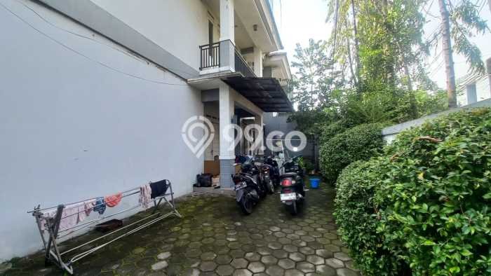 HOT DEAL! Rumah Premium area , Bandung, LT 332m2m² LB 400m2m² HOT DEAL! Rumah Premium area , Bandung, LT 332m2m² LB 400m2m²