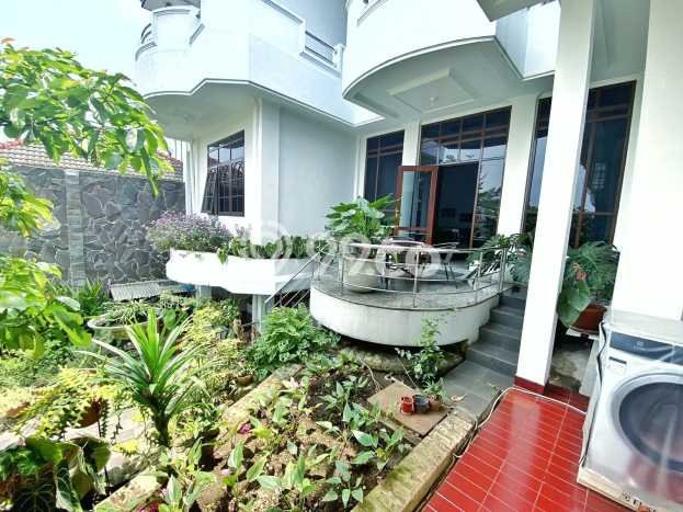 For Sale! Luxury House LT 501m2 Desain Modern di Geger Kalong For Sale! Luxury House LT 501m2 Desain Modern di Geger Kalong