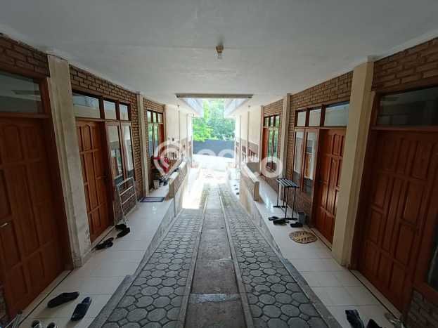 DIJUAL CEPAT! Rumah Jatinangor, Bandung, Luas 1100m² LB 859m² DIJUAL CEPAT! Rumah Jatinangor, Bandung, Luas 1100m² LB 859m²