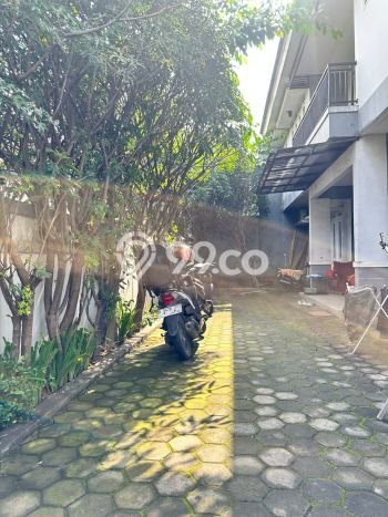 HOT DEAL! Rumah Premium area , Bandung, LT 332m2m² LB 400m2m² HOT DEAL! Rumah Premium area , Bandung, LT 332m2m² LB 400m2m²