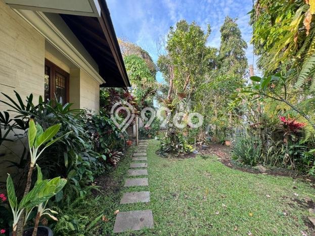 Rumah Asri LB 600m² View Danau di Geger Kalong, Bandung Rumah Asri LB 600m² View Danau di Geger Kalong, Bandung