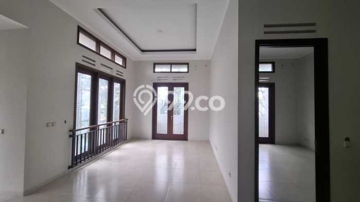 Rumah Mewah LB 336m2 Siap Pakai Desain Elegan di Kota Baru Parahyangan, Bandung Rumah Mewah LB 336m2 Siap Pakai Desain Elegan di Kota Baru Parahyangan, Bandung