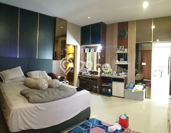 Ready to Use! Luxury House LT 290m2 Desain Elegan di Turangga Ready to Use! Luxury House LT 290m2 Desain Elegan di Turangga