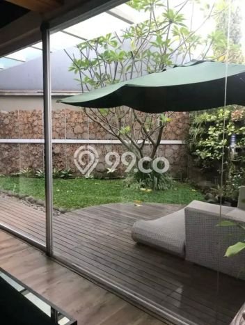 Rumah Elit Modern Tanpa Renovasi di Surya Sumantri Bandung Rumah Elit Modern Tanpa Renovasi di Surya Sumantri Bandung