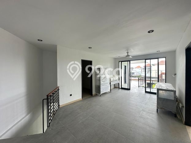 PELUANG INVESTASI! Vila di , Luas 330m2m², Potensi Bagus PELUANG INVESTASI! Vila di , Luas 330m2m², Potensi Bagus