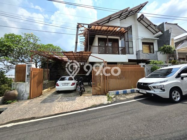 Jual Rumah Mewah Megah Dengan View Cantik di Pisang Candi, Malang Jual Rumah Mewah Megah Dengan View Cantik di Pisang Candi, Malang