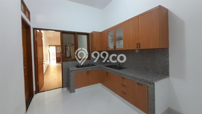 Ready to Use! Luxury House LT 325m2 Desain Elegan di Pejaten Ready to Use! Luxury House LT 325m2 Desain Elegan di Pejaten