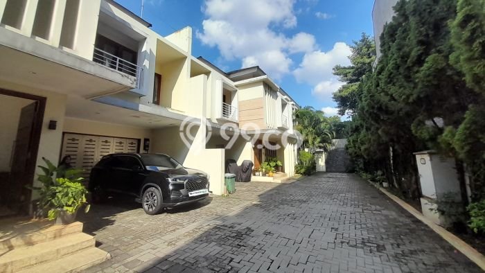 Disewakan! Rumah 5 Kamar Tidur &
5 Kamar Mandi di Ampera, Jakarta Selatan Disewakan! Rumah 5 Kamar Tidur &
5 Kamar Mandi di Ampera, Jakarta Selatan