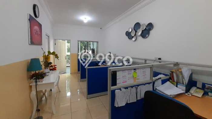 Rumah Strategis Modern Lb 180m2 di Jagakarsa, Jakarta Selatan Rumah Strategis Modern Lb 180m2 di Jagakarsa, Jakarta Selatan