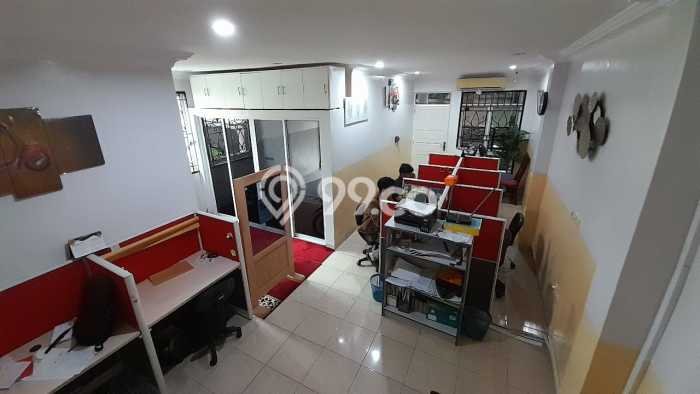 Rumah Strategis Modern Lb 180m2 di Jagakarsa, Jakarta Selatan Rumah Strategis Modern Lb 180m2 di Jagakarsa, Jakarta Selatan