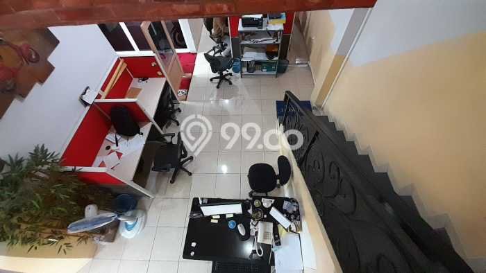 Rumah Strategis Modern Lb 180m2 di Jagakarsa, Jakarta Selatan Rumah Strategis Modern Lb 180m2 di Jagakarsa, Jakarta Selatan