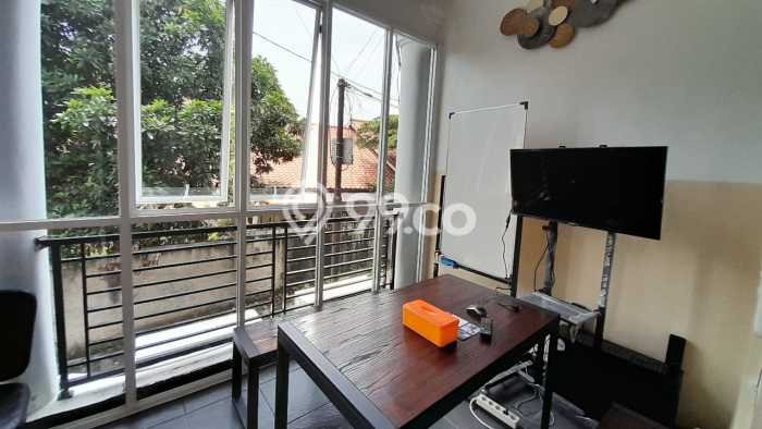 Rumah Strategis Modern Lb 180m2 di Jagakarsa, Jakarta Selatan Rumah Strategis Modern Lb 180m2 di Jagakarsa, Jakarta Selatan
