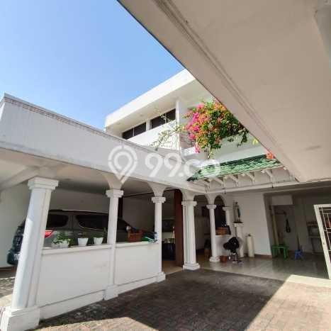 Rumah Luxury Modern Tanpa Renovasi di Cawang Jakarta Timur Rumah Luxury Modern Tanpa Renovasi di Cawang Jakarta Timur