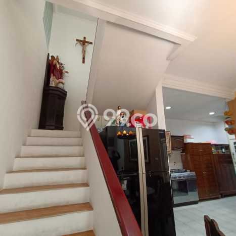 Rumah Luxury Modern Tanpa Renovasi di Cawang Jakarta Timur Rumah Luxury Modern Tanpa Renovasi di Cawang Jakarta Timur
