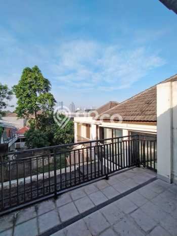 Dijual Hunian Mewah dengan Fasilitas Sekitar Komplit di Cilandak, Jakarta Selatan Dijual Hunian Mewah dengan Fasilitas Sekitar Komplit di Cilandak, Jakarta Selatan