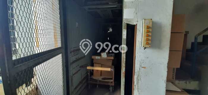 Ruko Area Komersial di Pasar Minggu, Luas 1125m2m², Jalan Raya Ruko Area Komersial di Pasar Minggu, Luas 1125m2m², Jalan Raya