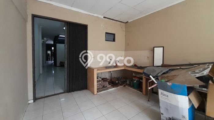 LOKASI SUPER STRATEGIS! Ruko Kawasan , Luas 350m2m², Prospek Pembeli LOKASI SUPER STRATEGIS! Ruko Kawasan , Luas 350m2m², Prospek Pembeli