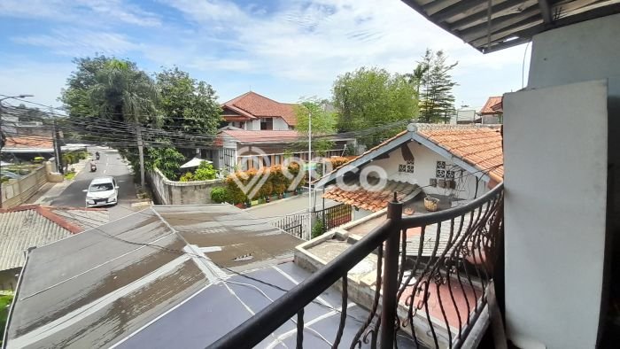 Rumah Mewah LB 400m2 Siap Huni Desain Elegan di Pejaten, Jakarta Selatan Rumah Mewah LB 400m2 Siap Huni Desain Elegan di Pejaten, Jakarta Selatan