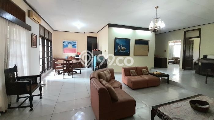 Rumah Elit LB 240m2 Siap Pakai Desain Elegan di Bintaro, Tangerang Selatan Rumah Elit LB 240m2 Siap Pakai Desain Elegan di Bintaro, Tangerang Selatan