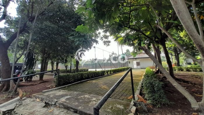 Ready to Use! Luxury House LT 325m2 Desain Elegan di Pejaten Ready to Use! Luxury House LT 325m2 Desain Elegan di Pejaten