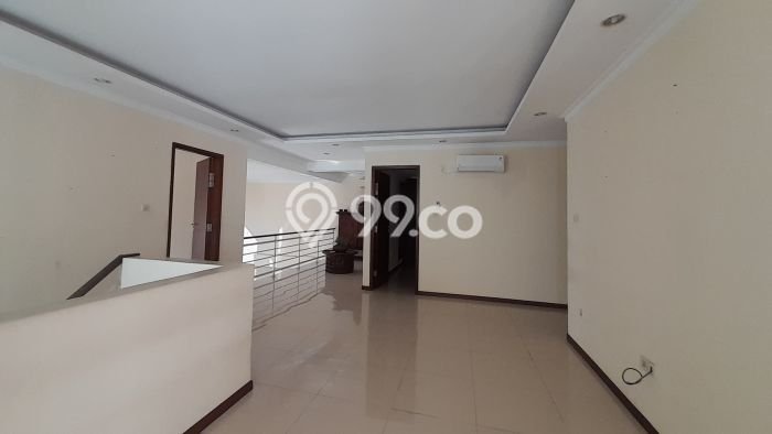 Disewakan! Rumah 5 Kamar Tidur &
5 Kamar Mandi di Ampera, Jakarta Selatan Disewakan! Rumah 5 Kamar Tidur &
5 Kamar Mandi di Ampera, Jakarta Selatan