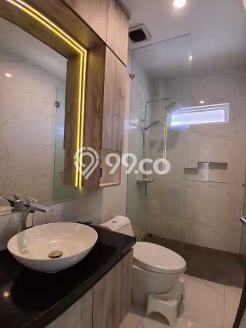 Ready to Use! Luxury House LT 165m2 Desain Modern di Lebak Bulus Ready to Use! Luxury House LT 165m2 Desain Modern di Lebak Bulus