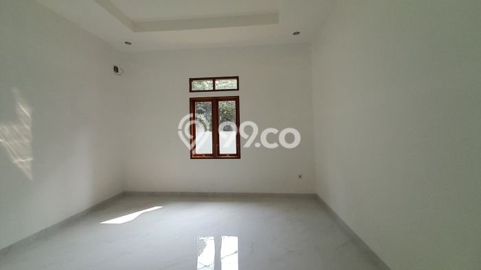 Ready to Use! Luxury House LT 325m2 Desain Elegan di Pejaten Ready to Use! Luxury House LT 325m2 Desain Elegan di Pejaten