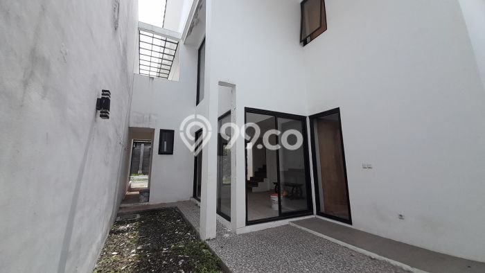 Jual Rumah Luas Elegan Dengan View Cantik di Ciganjur, Jakarta Selatan Jual Rumah Luas Elegan Dengan View Cantik di Ciganjur, Jakarta Selatan
