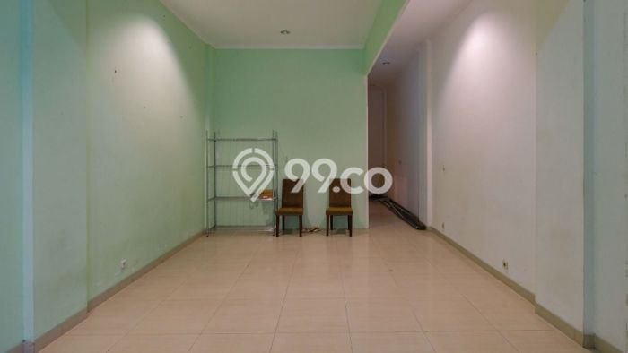 AREA KOMERSIAL! Ruko di , Luas 200m2m², Akses Raya AREA KOMERSIAL! Ruko di , Luas 200m2m², Akses Raya