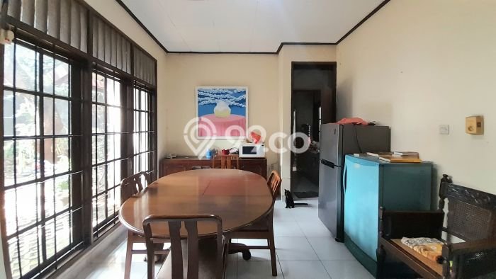 Rumah Elit LB 240m2 Siap Pakai Desain Elegan di Bintaro, Tangerang Selatan Rumah Elit LB 240m2 Siap Pakai Desain Elegan di Bintaro, Tangerang Selatan